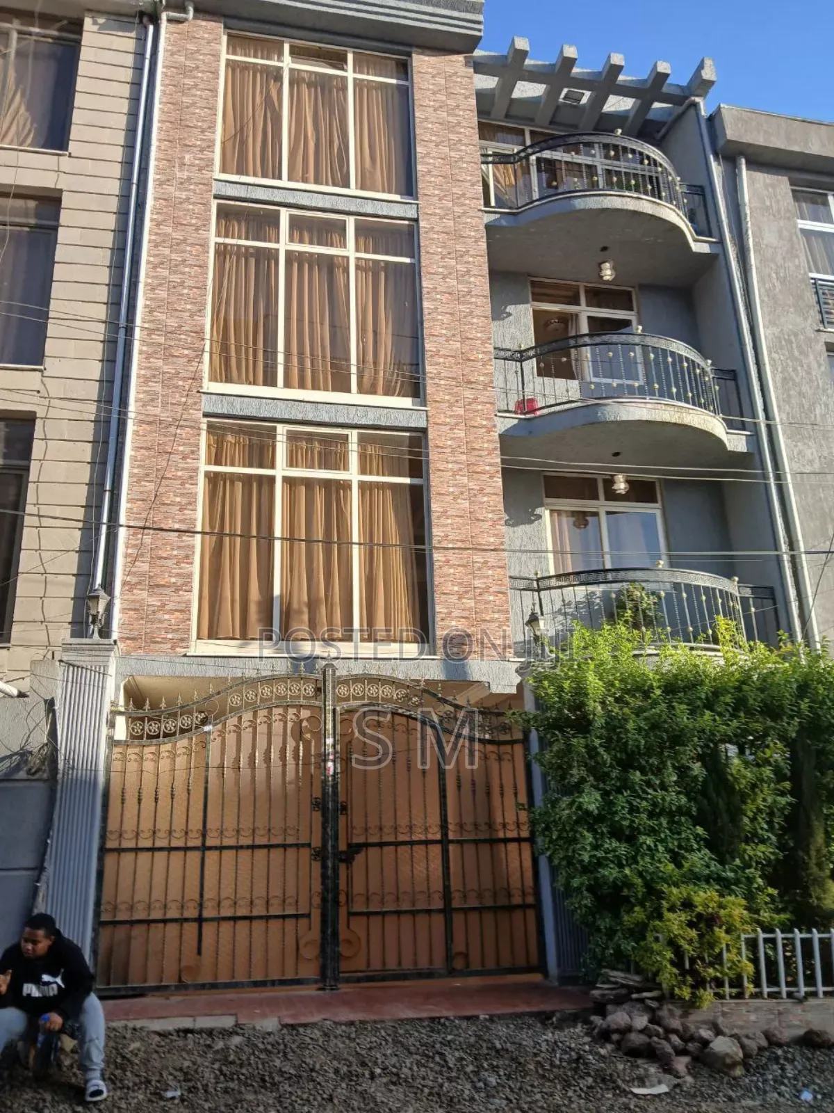 Furnished 5bdrm Villa in Bole for sale