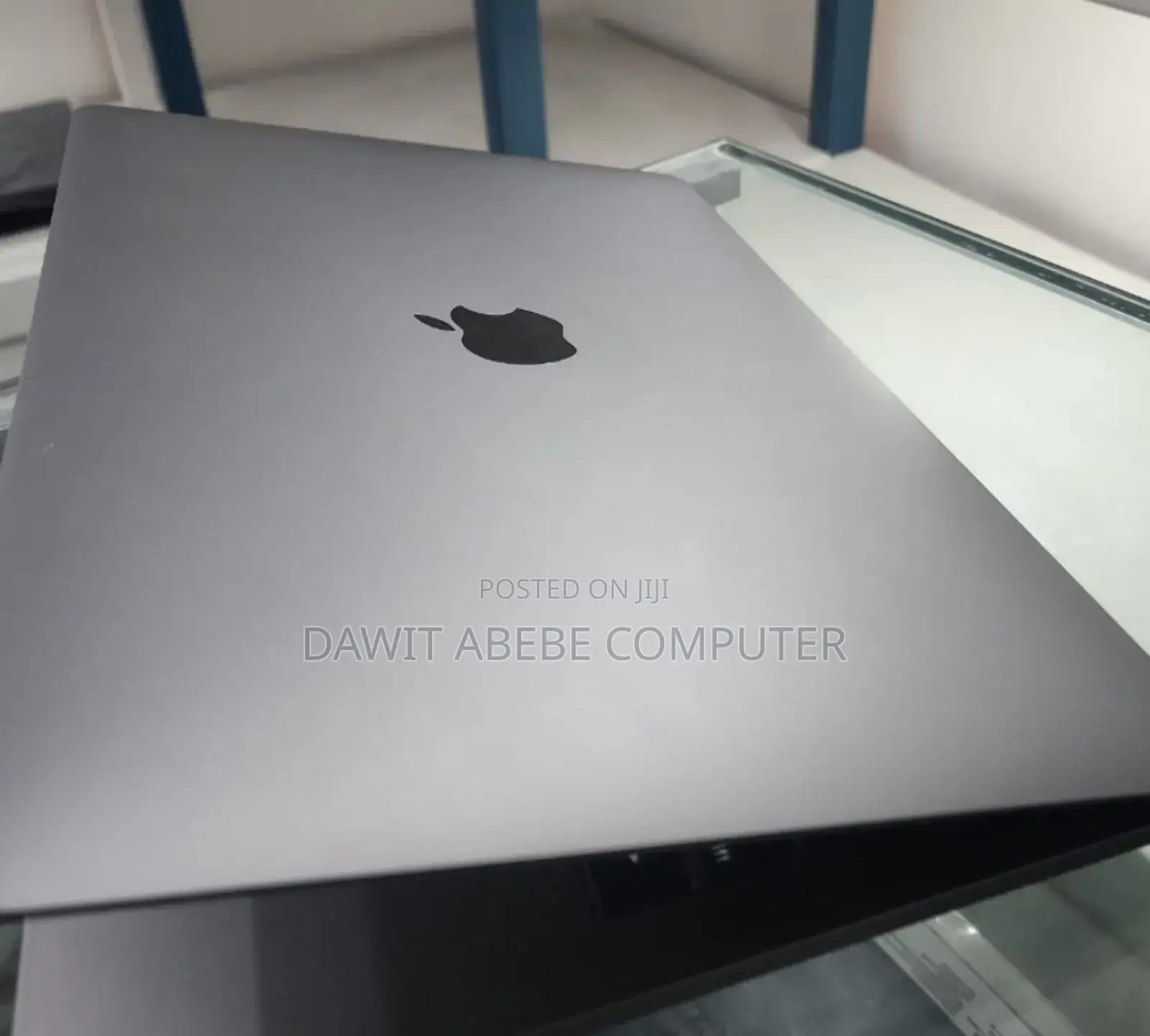 New Laptop Apple MacBook Pro 2019 8GB Intel Core I5 SSD 128GB