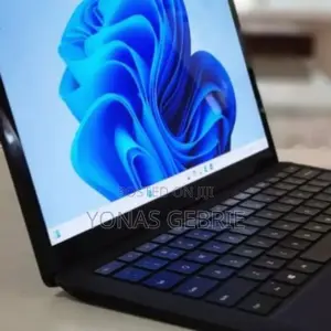 New Laptop Microsoft Surface 2 16GB Intel Core i7 SSD 512GB