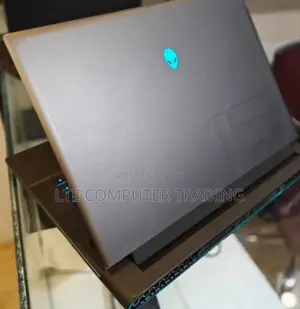 New Laptop Alienware M15 R3 32GB Intel Core I9 SSD 1T