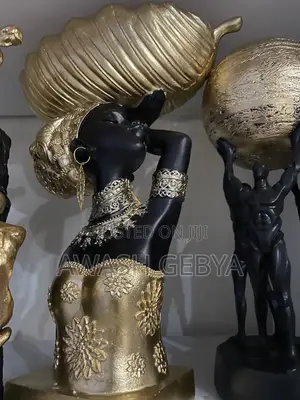 Photo - Ornaments Statue Desktop Resin Figurines