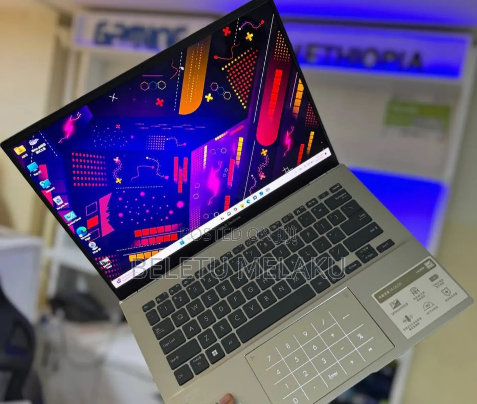 New Laptop Asus ZenBook 13 UX331UN 16GB Intel Core I7 SSD 512GB