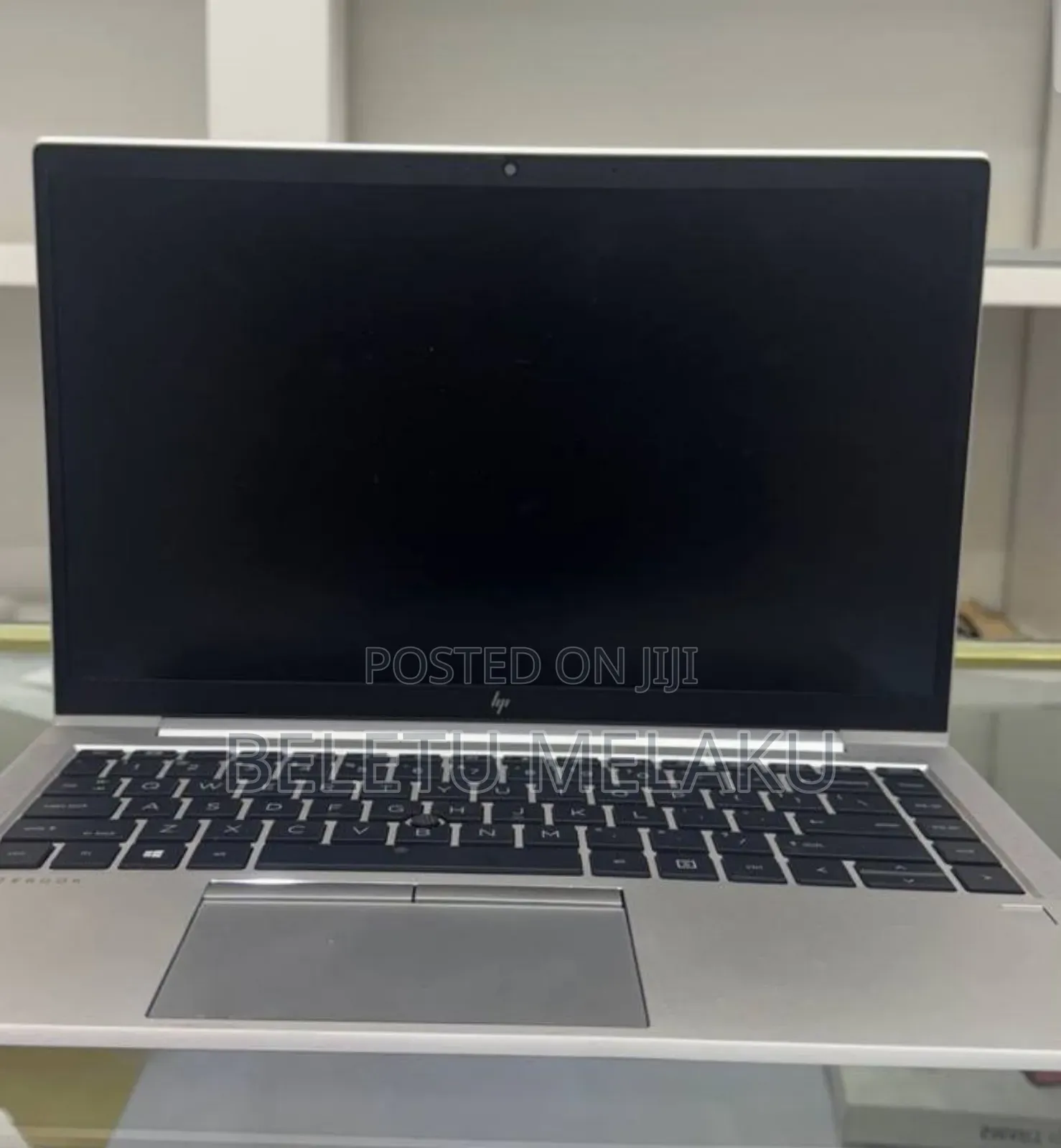 New Laptop Apple MacBook Air 2022 M2 8GB SSD 256GB