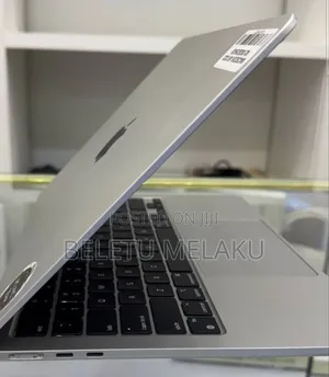 New Laptop Apple MacBook Air 2022 M2 8GB SSD 256GB