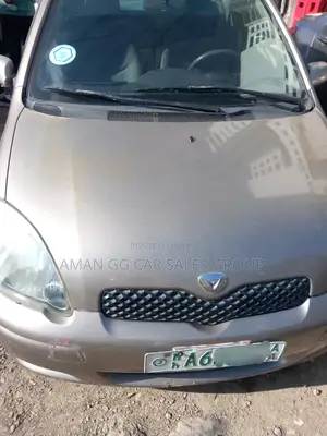 Photo - Toyota Vitz 2004 Gray