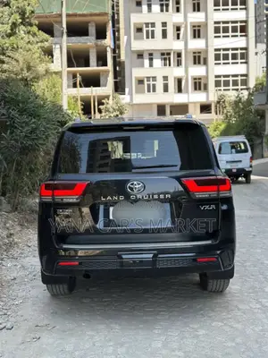 Toyota Land Cruiser 2022 Black