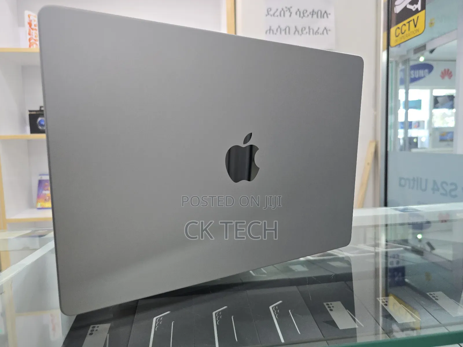 New Laptop Apple MacBook Pro 2023 M3 14-Inch 8GB Apple M3 SSD 512GB