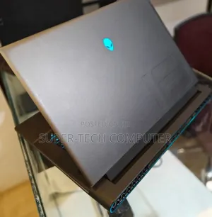 New Laptop Alienware M17x R2 16GB Intel Core I9 SSD 1T