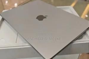 Laptop Apple MacBook Air 2022 M2 8GB Apple M2 SSD 256GB