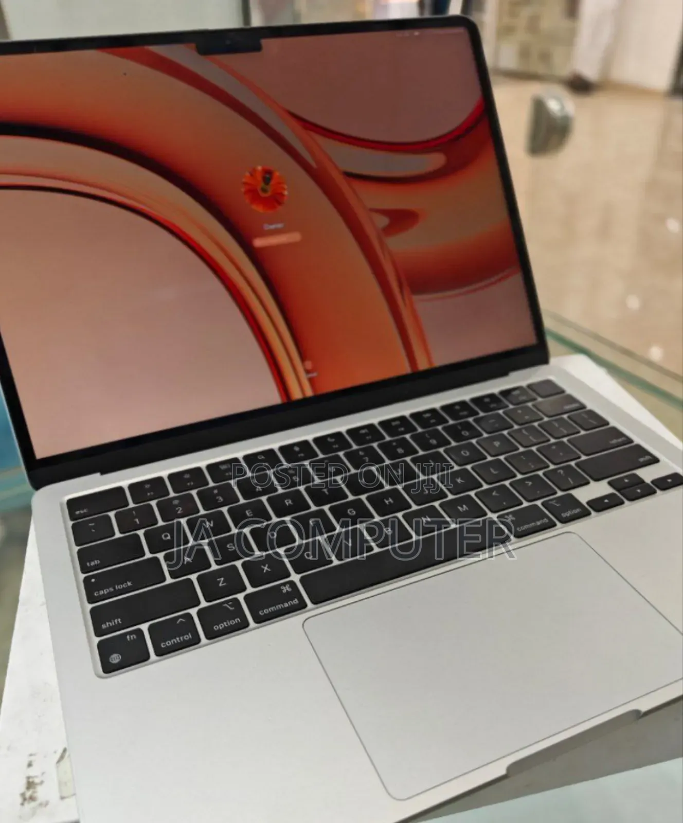 New Laptop Apple MacBook Air 2022 M2 8GB Apple M2 SSD 256GB