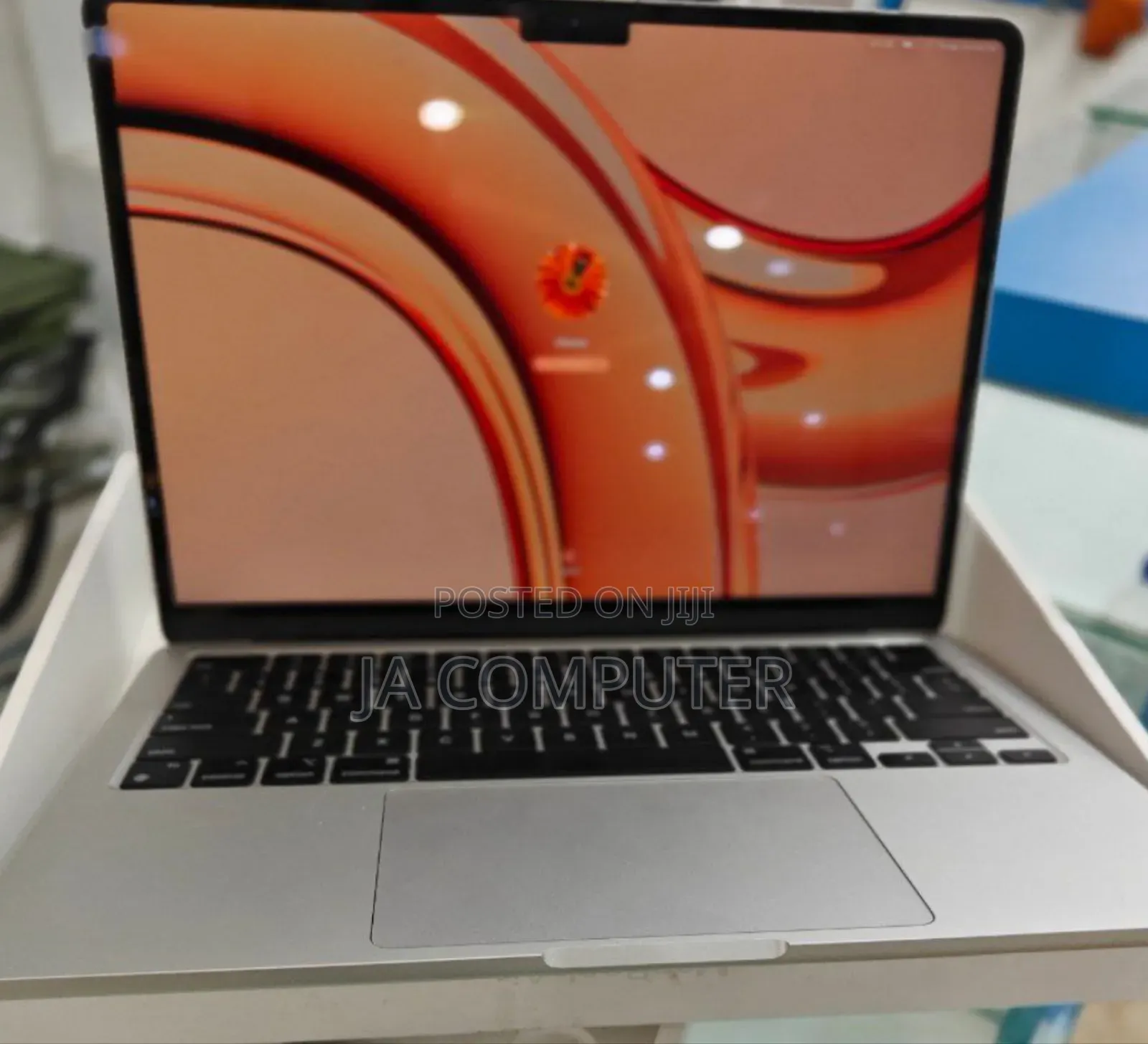 New Laptop Apple MacBook Air 2022 M2 8GB Apple M2 SSD 256GB