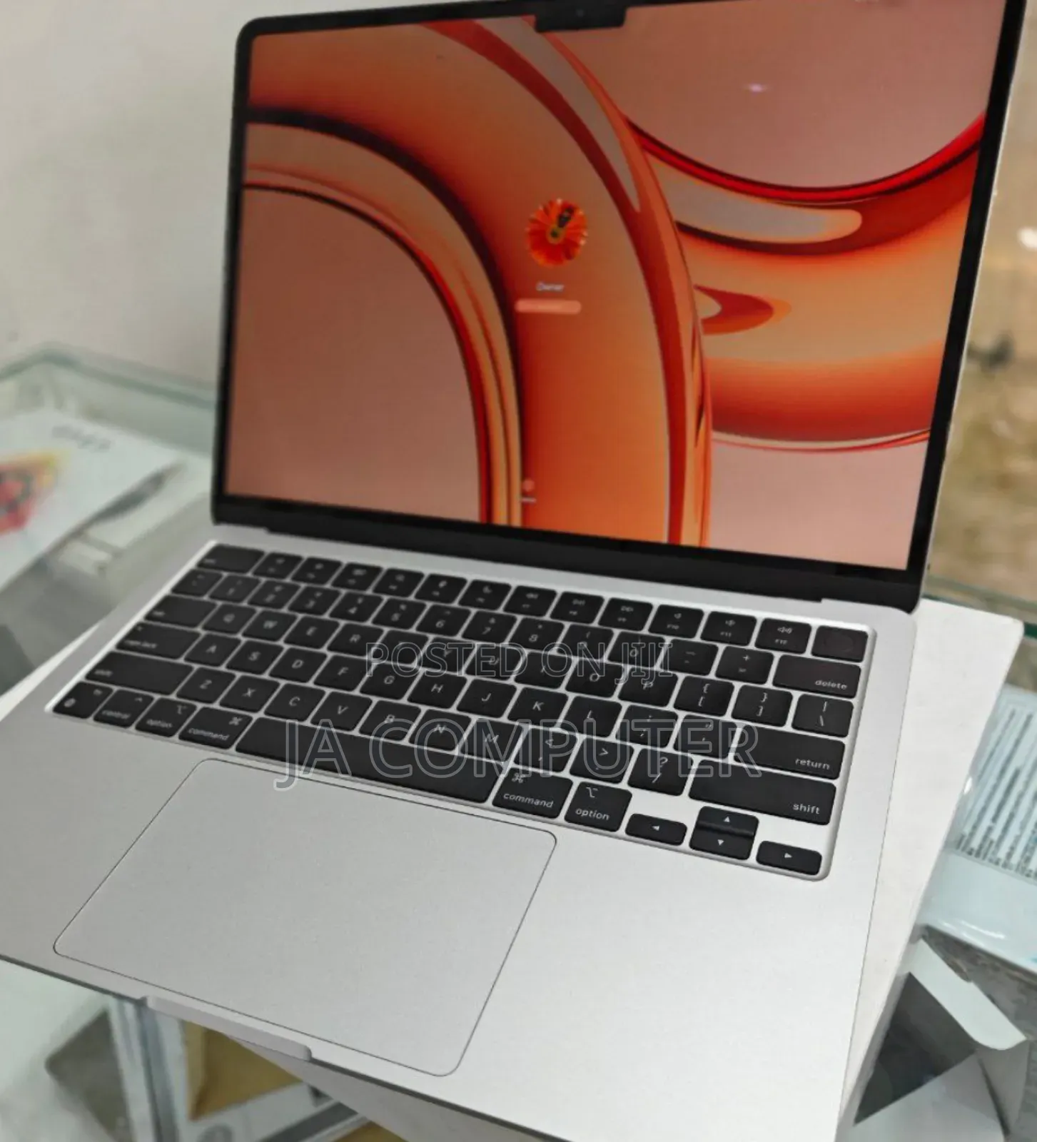 New Laptop Apple MacBook Air 2022 M2 8GB Apple M2 SSD 256GB