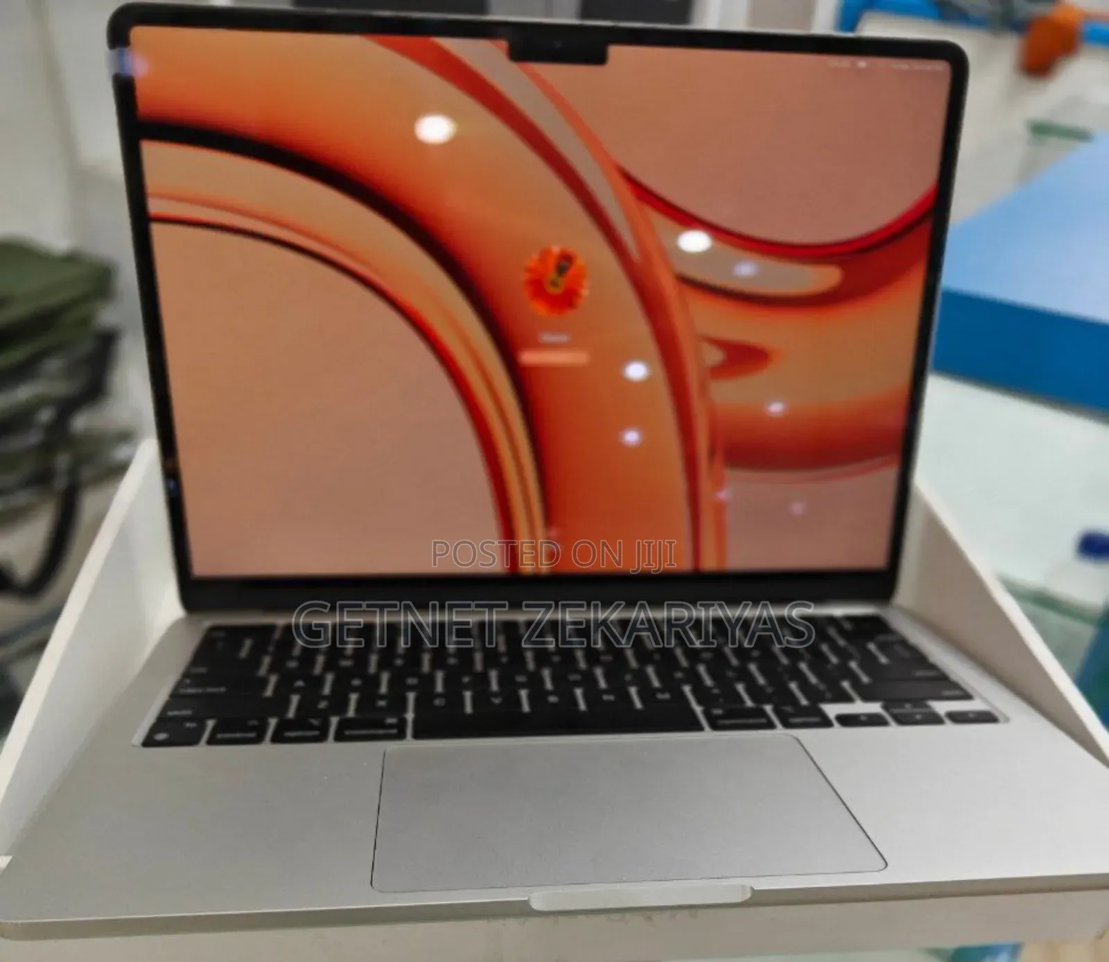 New Laptop Apple MacBook Air 2023 M2 8GB Apple M2 SSD 256GB