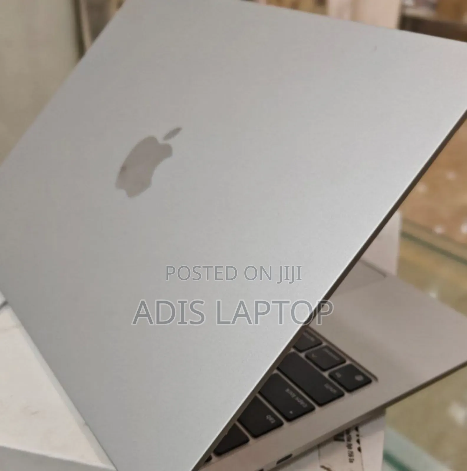 New Laptop Apple MacBook Air 2022 M2 8GB Apple M2 SSD 256GB