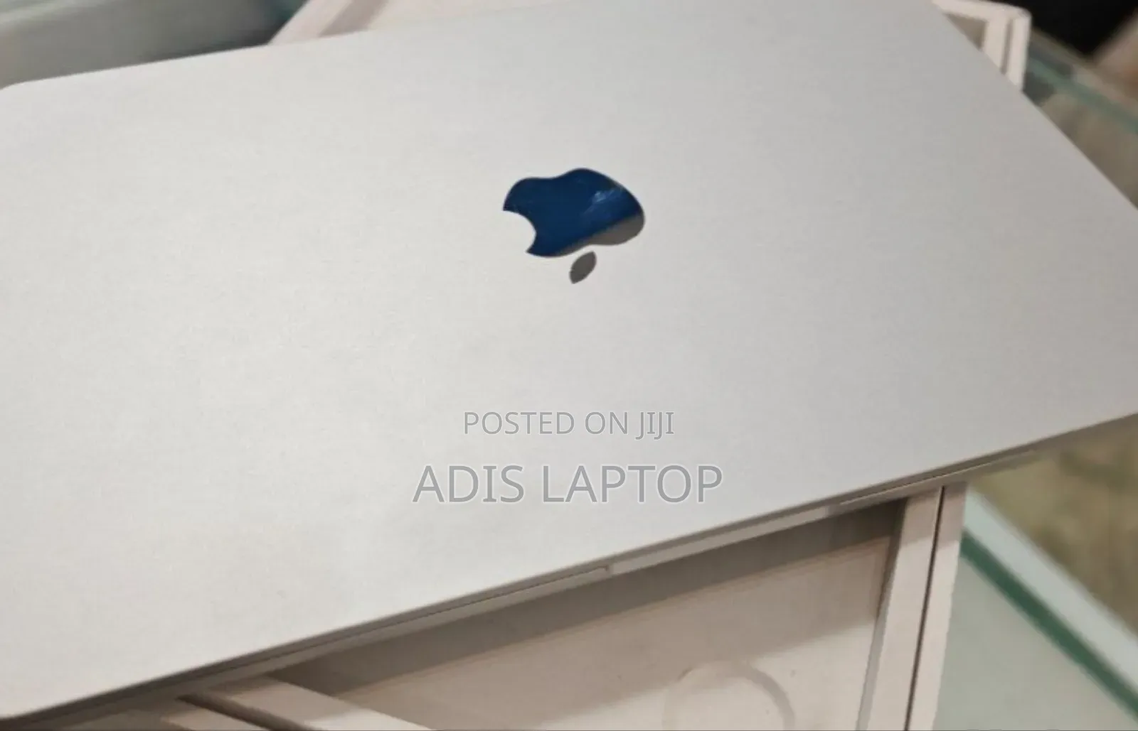 New Laptop Apple MacBook Air 2022 M2 8GB Apple M2 SSD 256GB