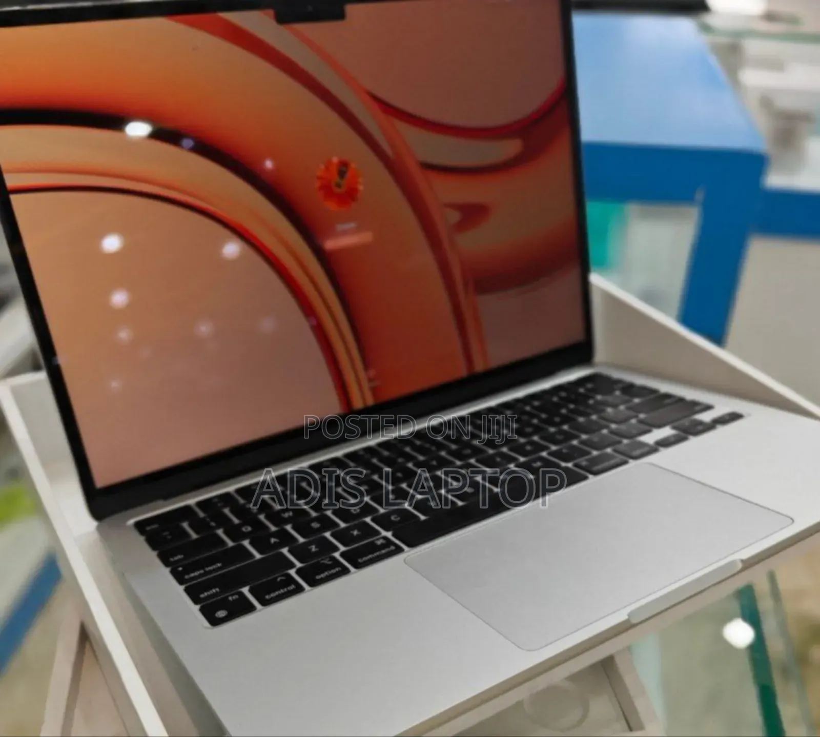 New Laptop Apple MacBook Air 2022 M2 8GB Apple M2 SSD 256GB