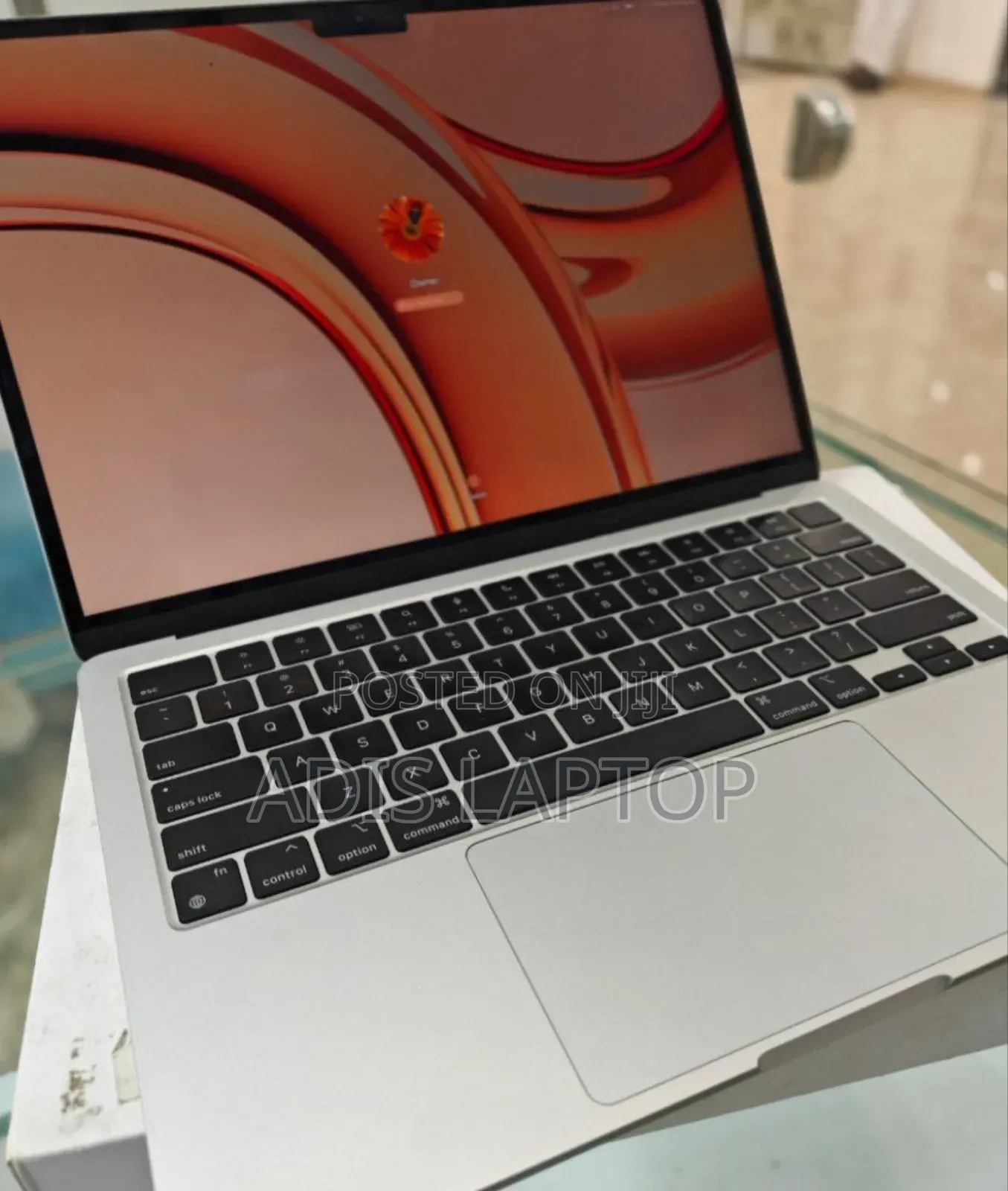 New Laptop Apple MacBook Air 2022 M2 8GB Apple M2 SSD 256GB