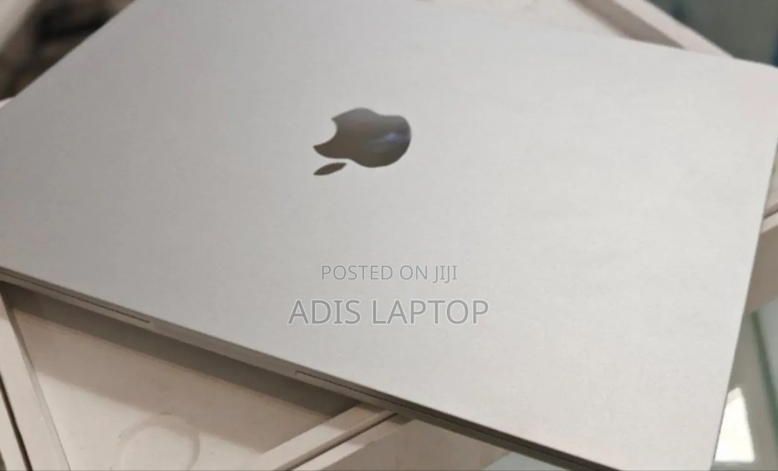 New Laptop Apple MacBook Air 2022 M2 8GB Apple M2 SSD 256GB