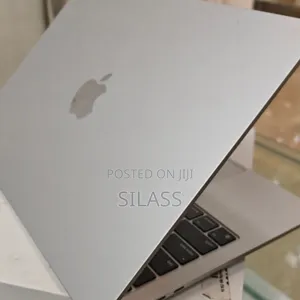 Photo - New Laptop Apple MacBook Air 2022 M2 8GB Apple M2 SSD 256GB