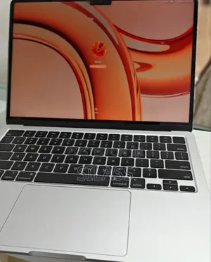 New Laptop Apple MacBook Air 2022 M2 8GB Apple M2 SSD 256GB