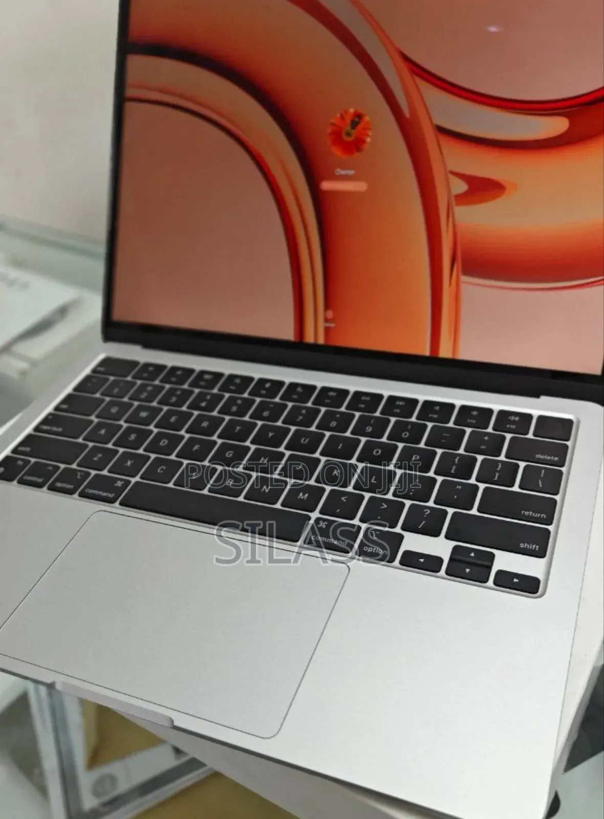 New Laptop Apple MacBook Air 2022 M2 8GB Apple M2 SSD 256GB
