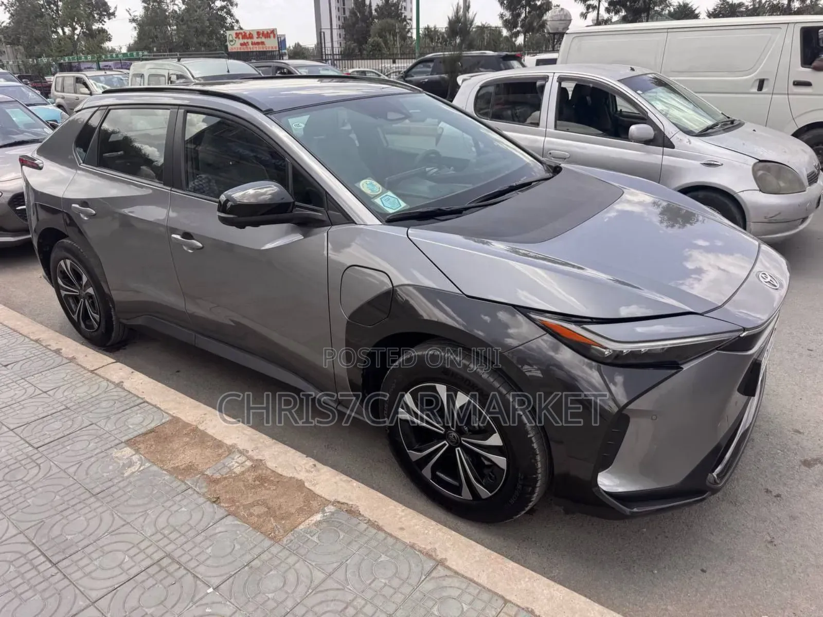 Toyota bZ4X 71.4 kWh FWD 2023 Gray
