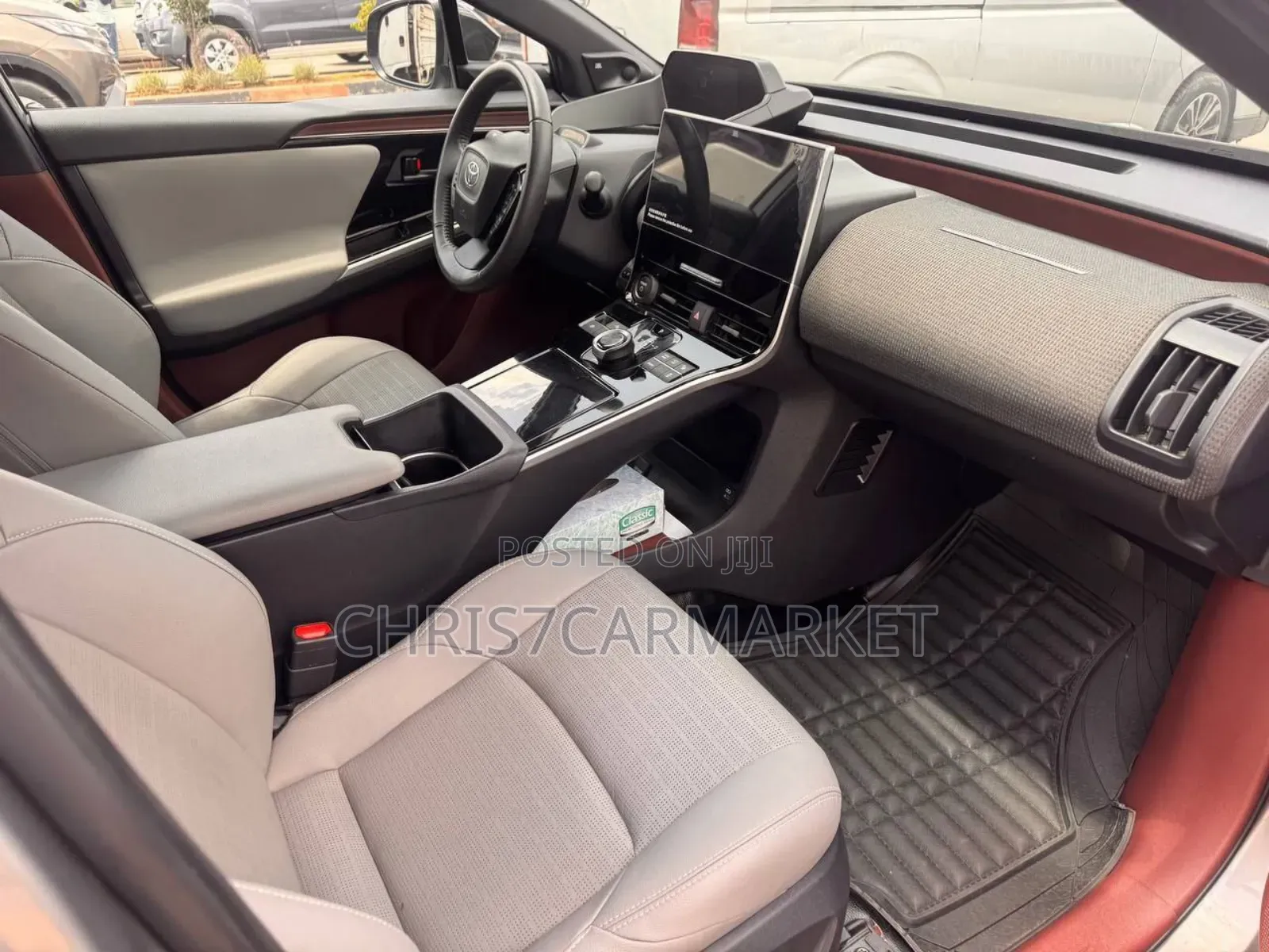 Toyota bZ4X 71.4 kWh FWD 2023 Gray