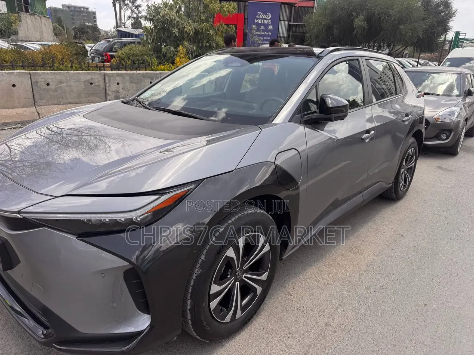 Toyota bZ4X 71.4 kWh FWD 2023 Gray