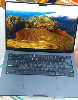 New Laptop Apple MacBook Pro 18GB Apple M3 SSD 512GB