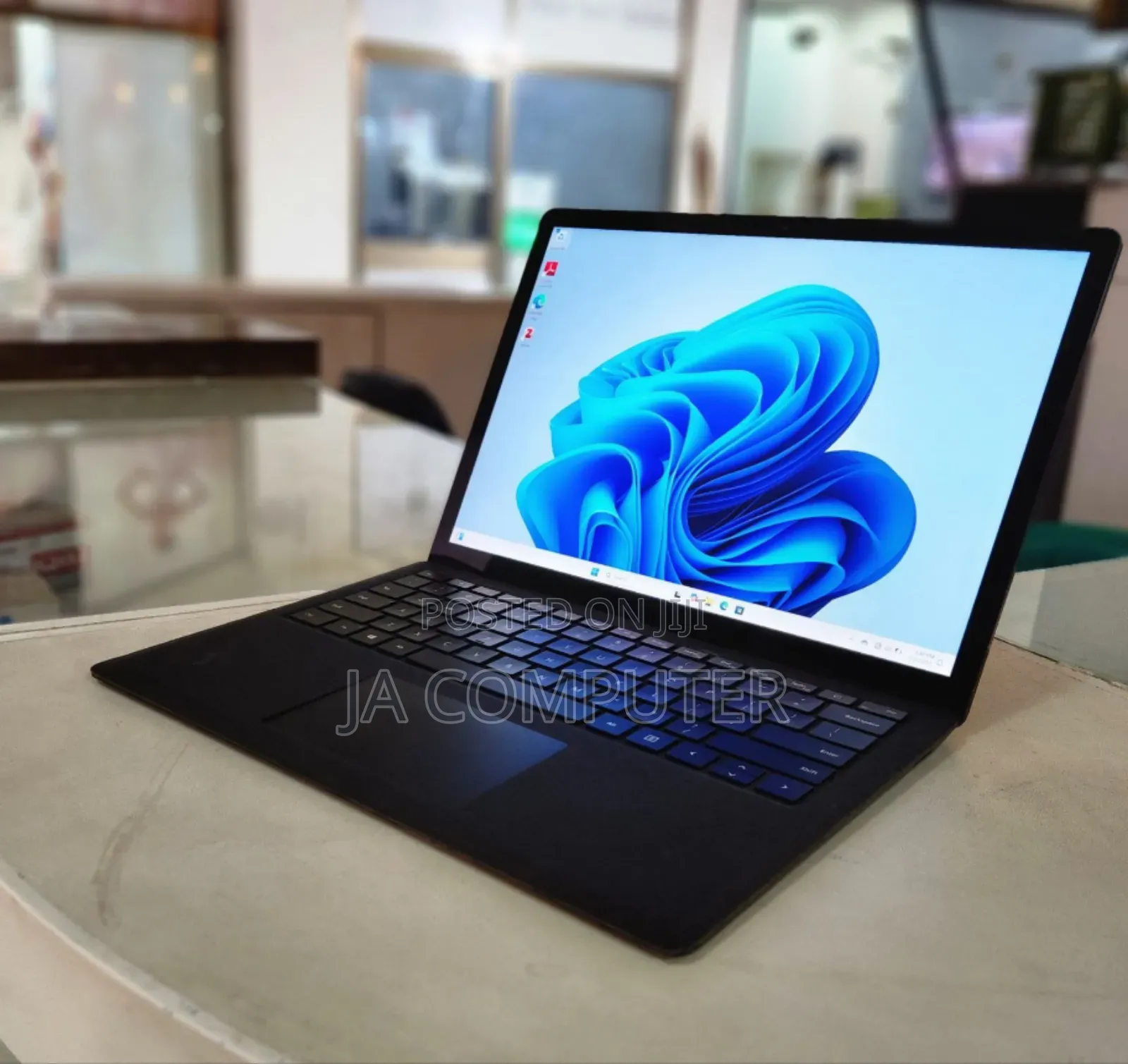 New Laptop Microsoft Surface 16GB Intel Core I7 SSD 512GB