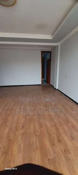 7bdrm Townhouse/Terrace in ፊጋ, Bole for sale