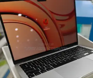 New Laptop Apple MacBook Pro 2022 M2 8GB Intel Core I5 SSD 256GB