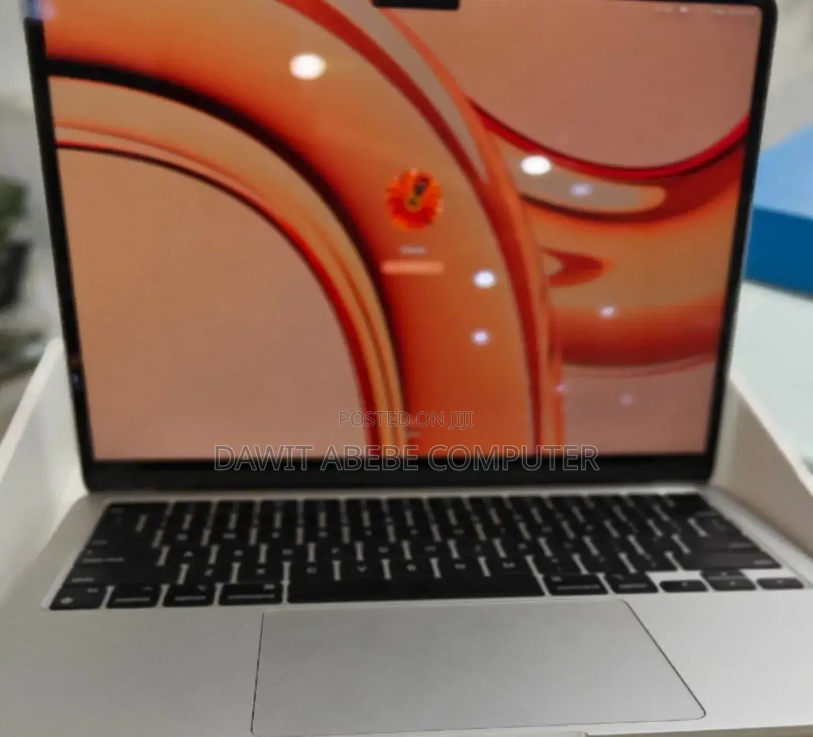 New Laptop Apple MacBook Pro 2022 M2 8GB Intel Core I5 SSD 256GB