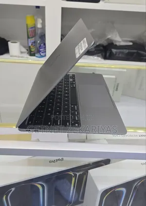 New Laptop Apple MacBook Air 2020 M1 8GB Apple M1 SSD 256GB