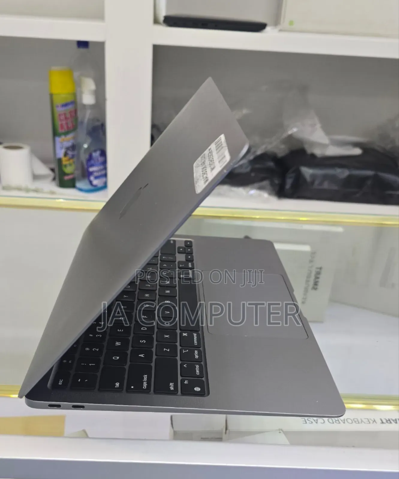 New Laptop Apple MacBook Air 2020 M1 8GB Apple M1 SSD 256GB