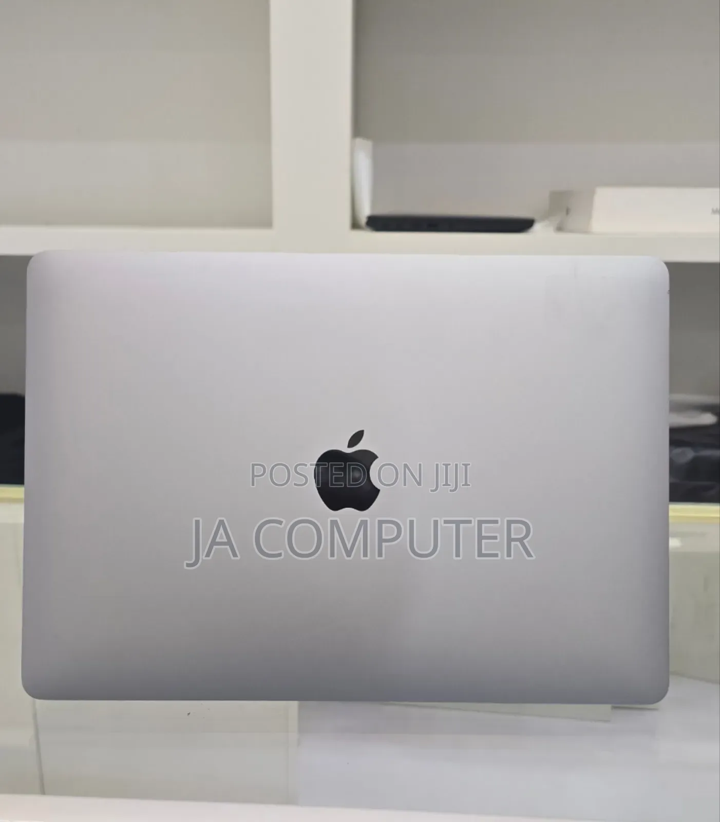 New Laptop Apple MacBook Air 2020 M1 8GB Apple M1 SSD 256GB