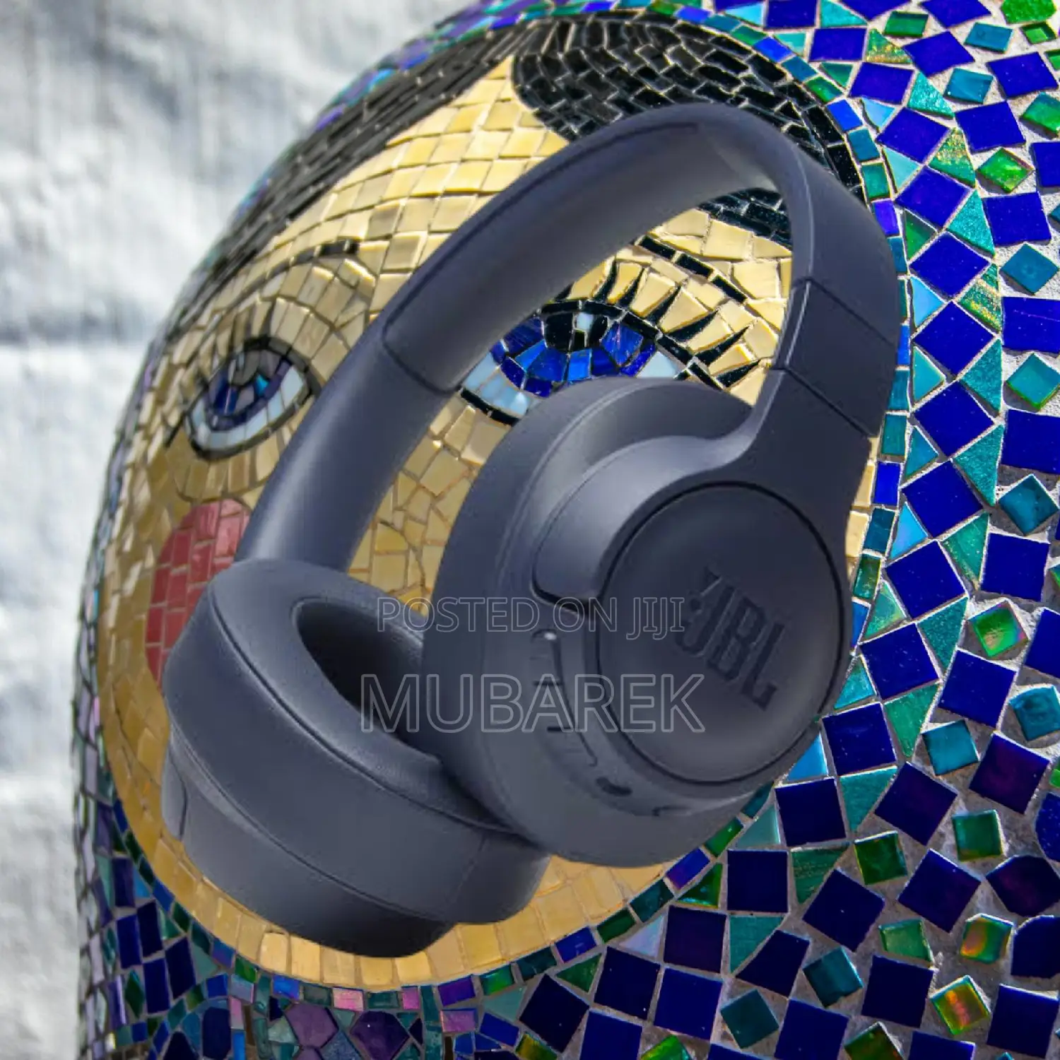 JBL 700bt Gentle Foldable Design Style