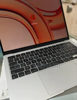 New Laptop Apple MacBook Air 2022 M2 8GB Apple M2 SSD 256GB