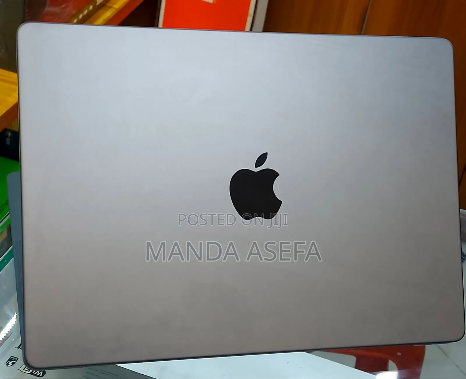 New Laptop Apple MacBook Pro 18GB Apple M3 SSD 512GB