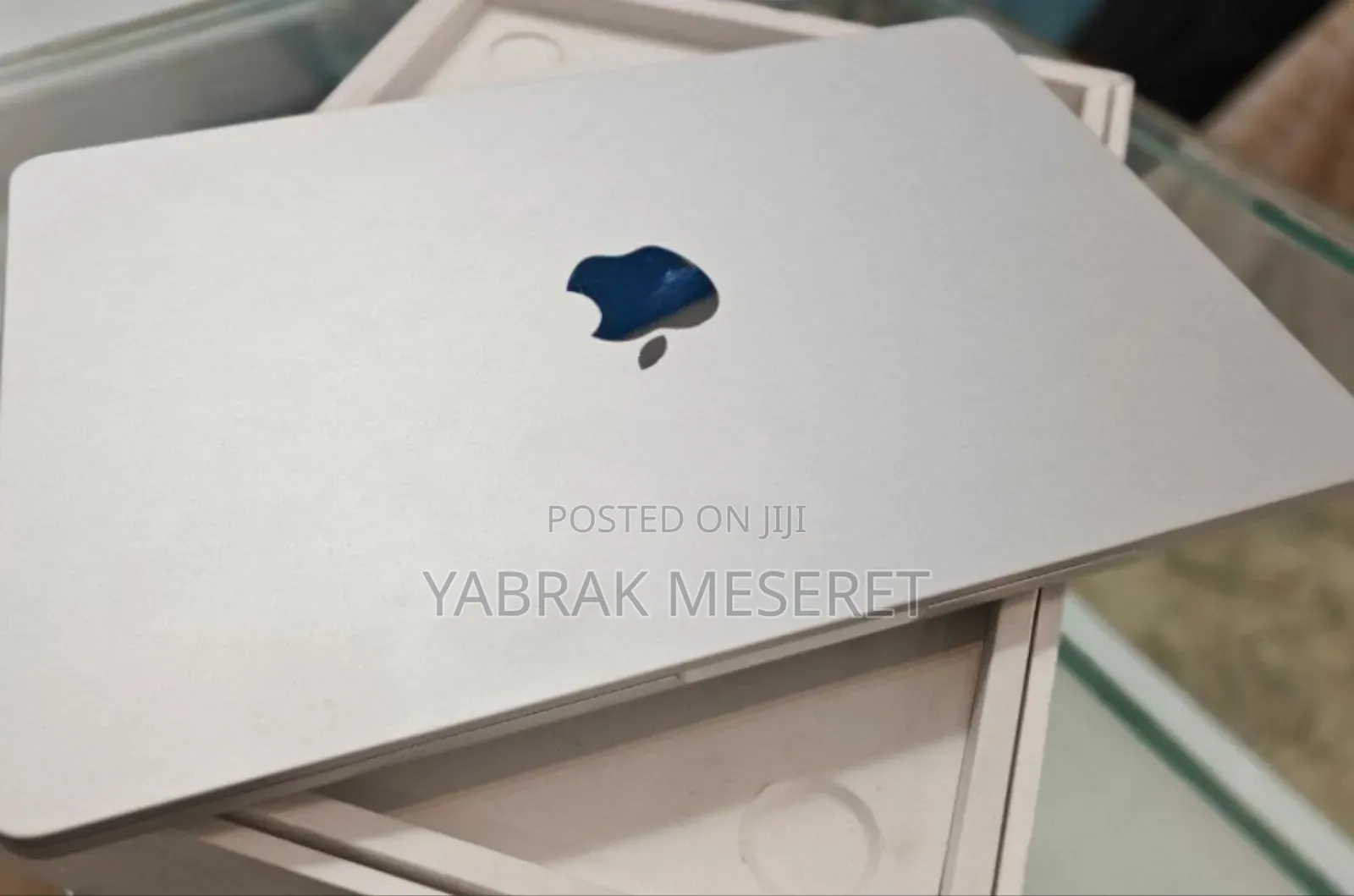 New Laptop Apple MacBook Air 2023 M2 8GB Apple M2 SSD 256GB