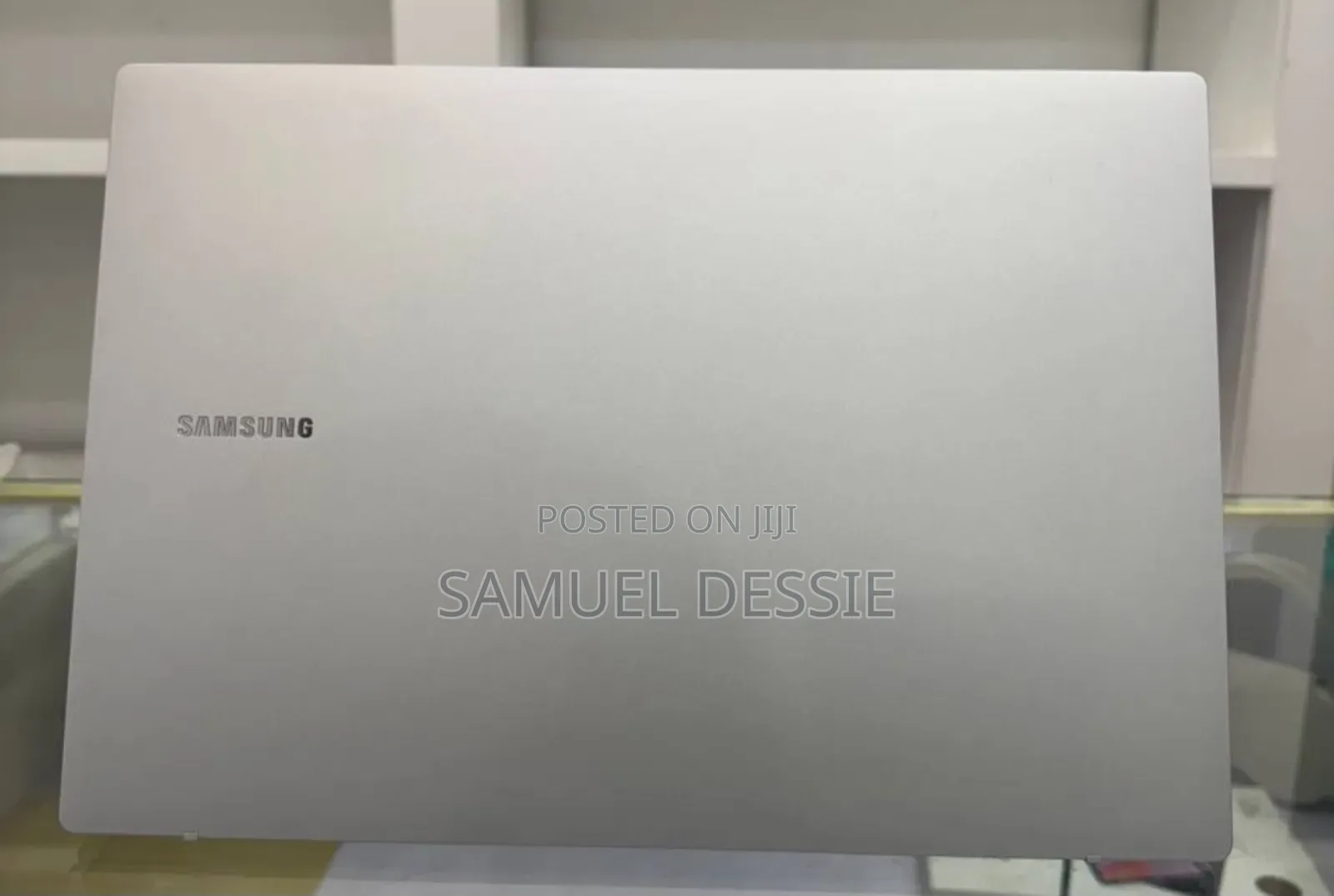 New Laptop Samsung 4GB SSD 128GB