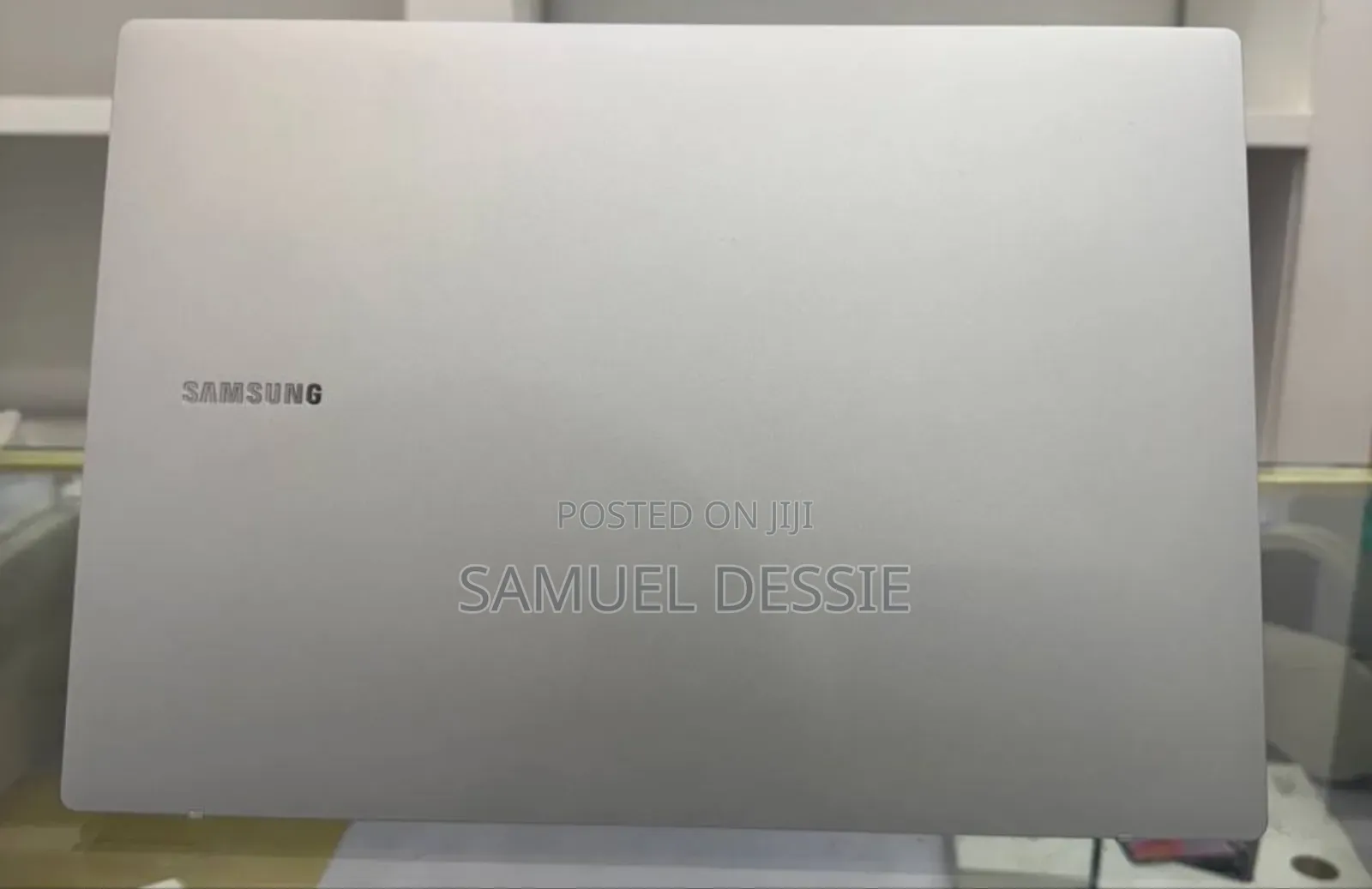 New Laptop Samsung 4GB SSD 128GB