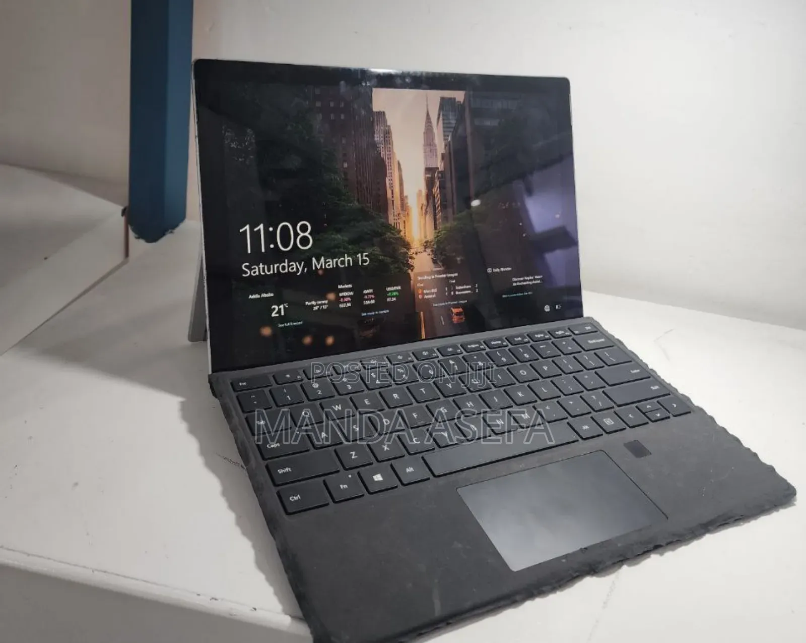 New Laptop Microsoft Surface 8GB Intel Core I5 SSD 128GB