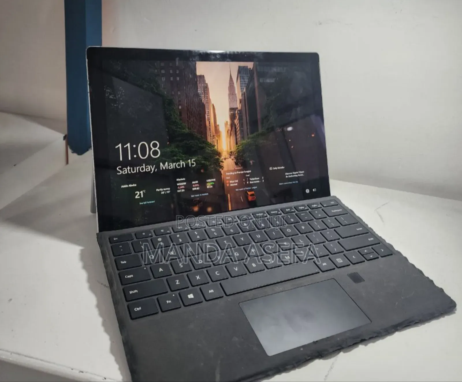 New Laptop Microsoft Surface 8GB Intel Core I5 SSD 128GB
