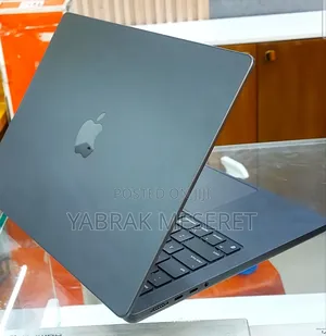 Photo - New Laptop Apple MacBook Pro 2023 M2 18GB Apple M3 Pro SSD 512GB