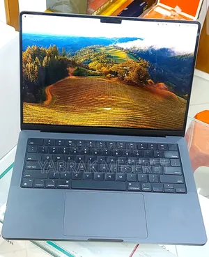 New Laptop Apple MacBook Pro 2023 M2 18GB Apple M3 Pro SSD 512GB