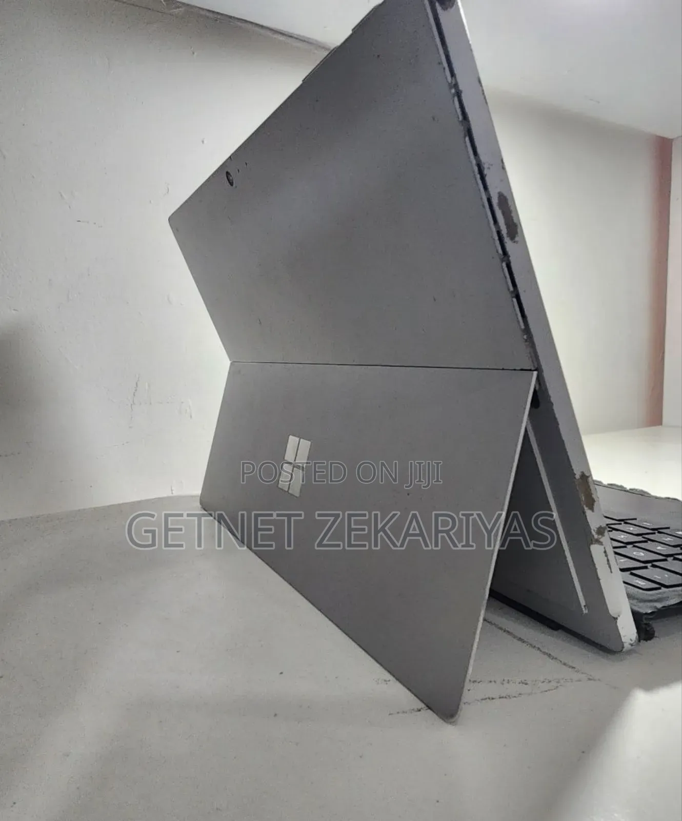 New Laptop Microsoft Surface 4GB Intel Core i5 SSD 128GB
