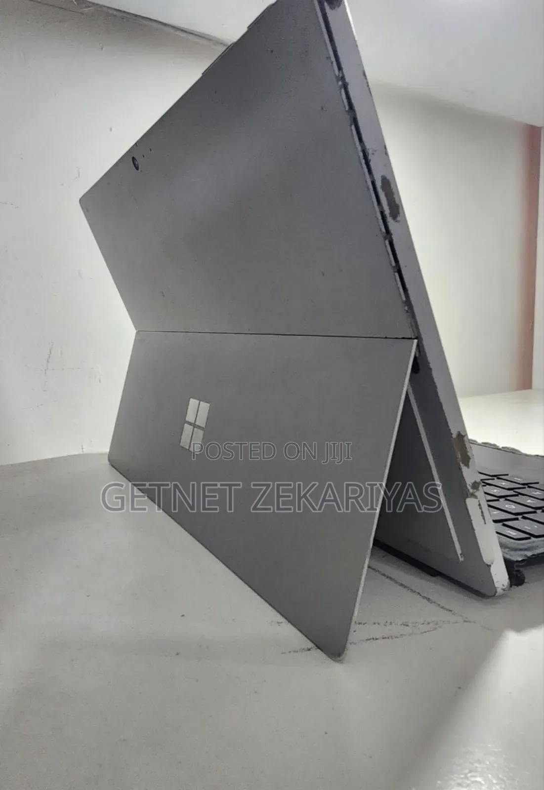 New Laptop Microsoft Surface 4GB Intel Core i5 SSD 128GB