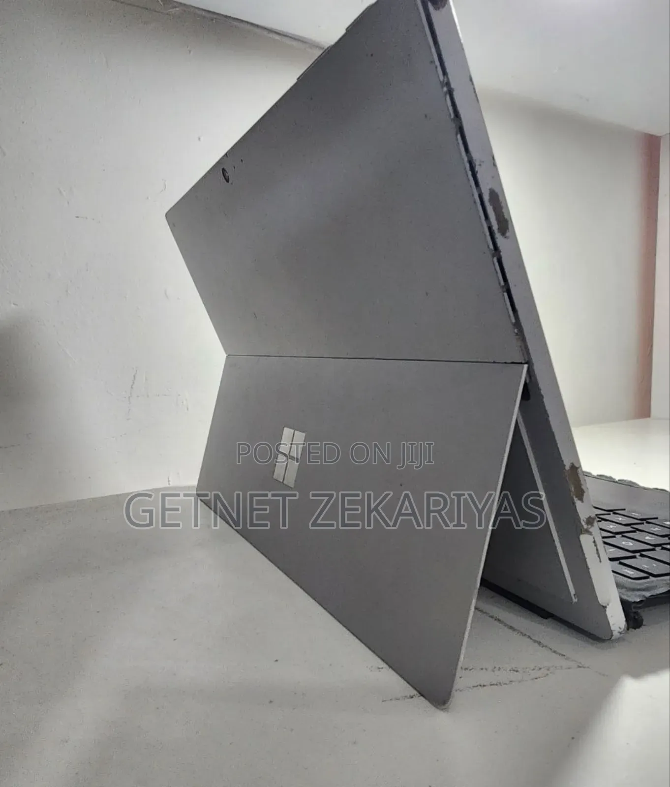 New Laptop Microsoft Surface 4GB Intel Core i5 SSD 128GB