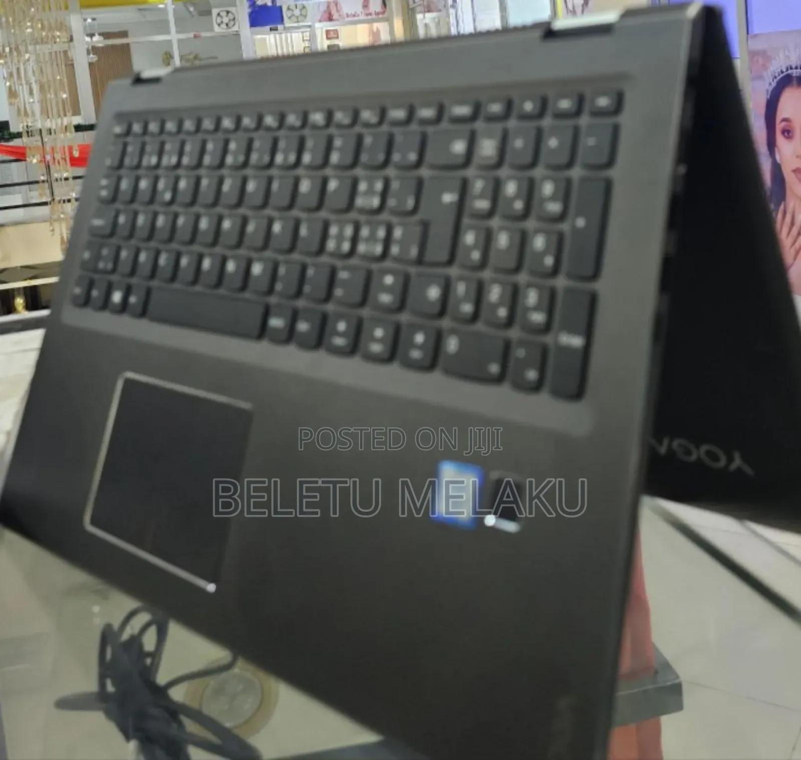 New Laptop Lenovo Yoga 330 8GB Intel Core I7 SSD 256GB